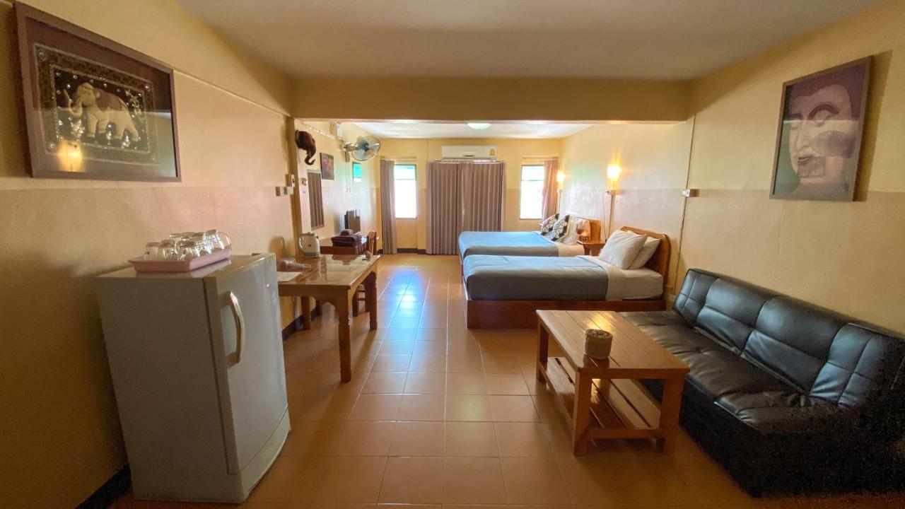 Funky Monkey Cnx - Guesthouse Chiang Mai Eksteriør bilde