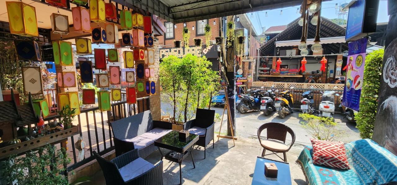 Funky Monkey Cnx - Guesthouse Chiang Mai Eksteriør bilde